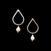 TEARDROP Earring Silver x PEARL . Normal Price 1.400.- NOW: