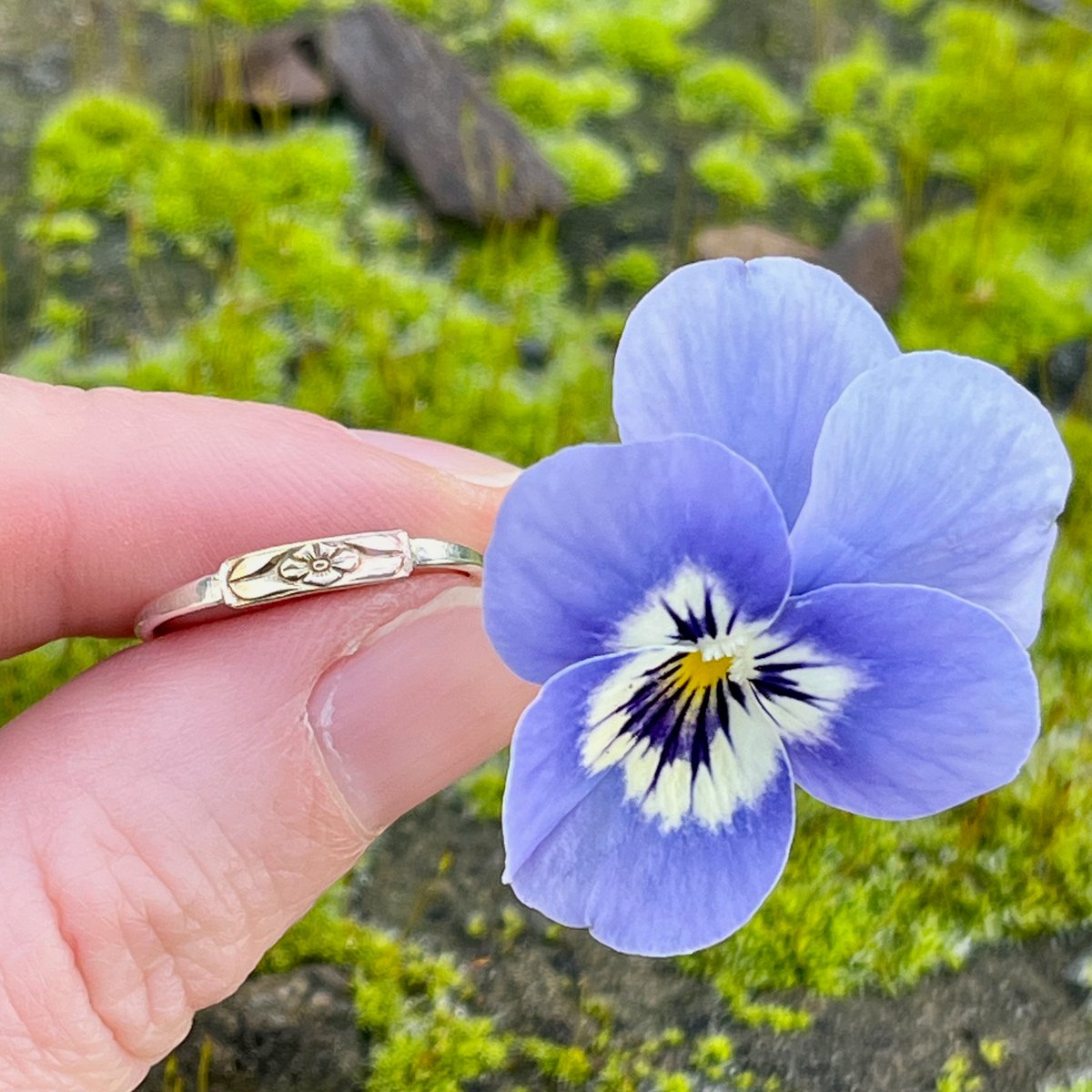 Wild Pansy Ring in Mixed Metals Floral Laurel