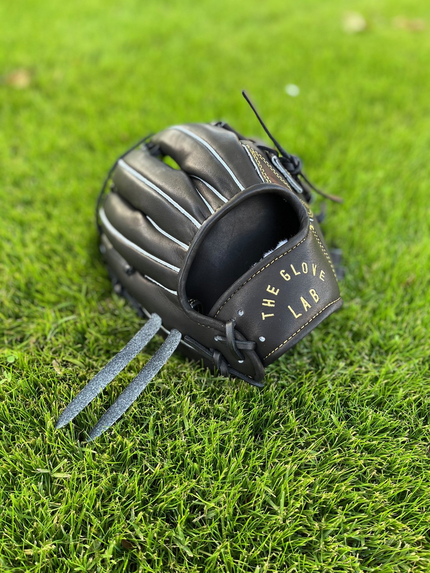 Image of 11.5"  Infielders Glove Single Post Web (Black)