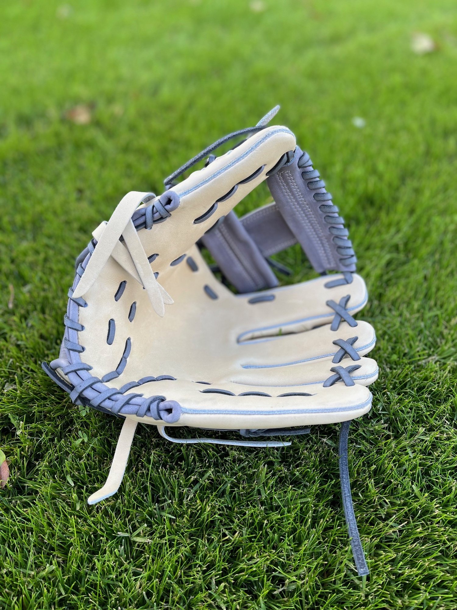 Image of 11.5" Infielders Glove I-Web (Blonde & Grey)