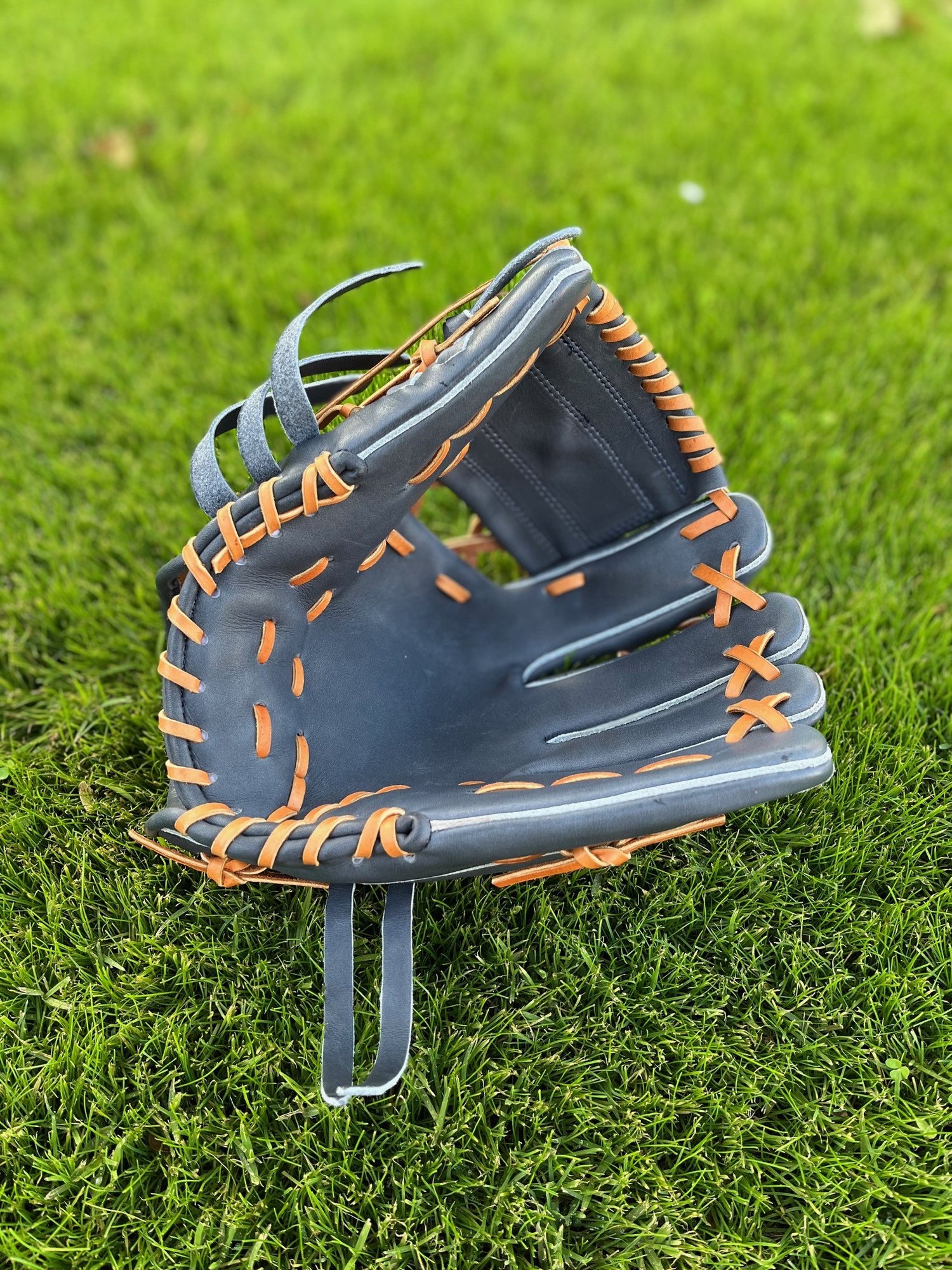 Image of 11.5" Infielders Glove One-Piece Web (Navy)
