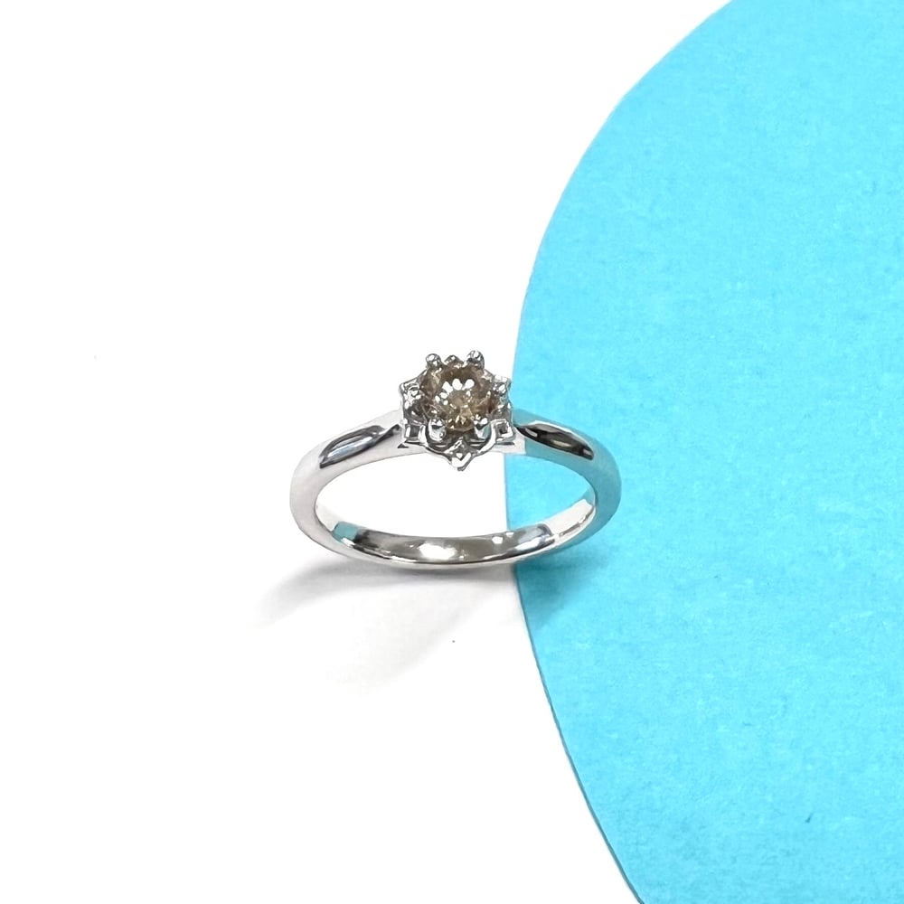 Image of Brown diamond flower ring