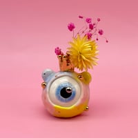 Image 1 of Little eyeball vase 2