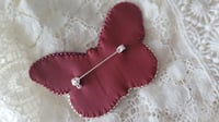 Image 5 of Broche broderie d'argent PAPILLON FRAMBOISE