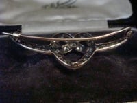Image 5 of LARGE EDWARDIAN 18CT SILVER OLD CUT DIAMOND 1.10CT HEART BROOCH IN FITTED BOX