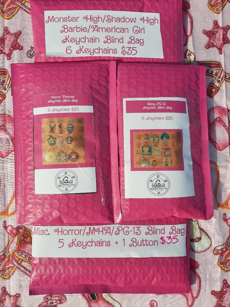 Image of 4-6 each Keychain Blind Bags