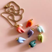 Image 3 of Pearly Whites Necklace