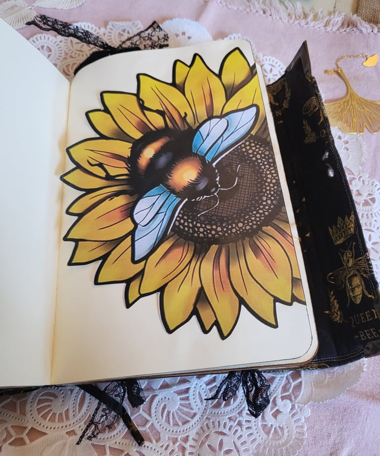 Bee Love Image 4