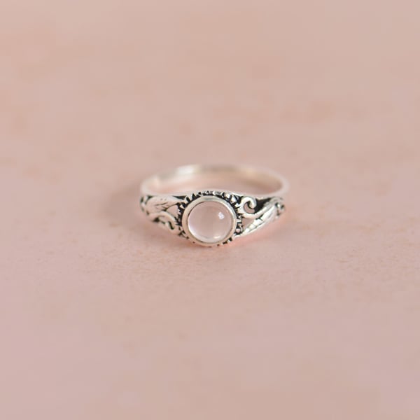 Image of Pale Pink Chalcedony cabochon cut vintage style silver ring no.2