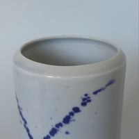 Image 4 of Sprayed line cylinder vase 2