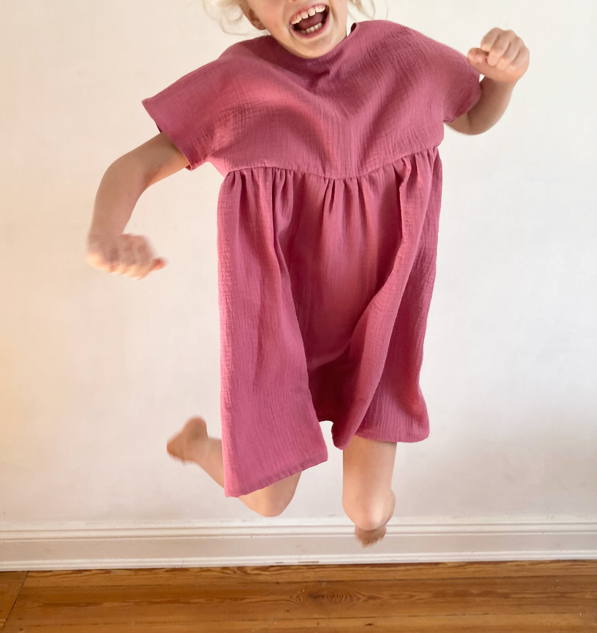 Garden Dress-raspberry gauze | robe of feathers Garden Dress-raspberry gauze | robe of feathers