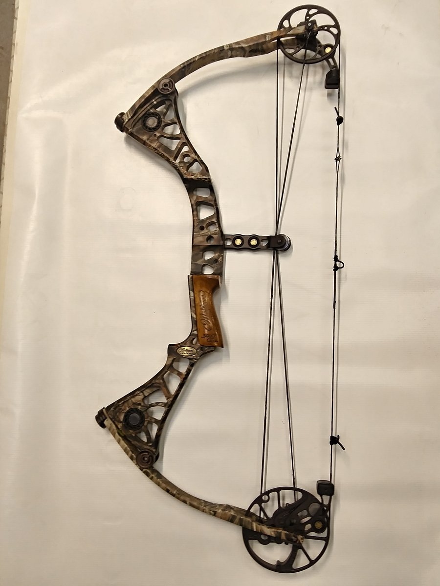 Image of Mathews DXT 60lb RH 28'' Compound Bow 