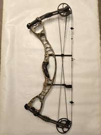 Image 1 of Hoyt AlphaMax 32 Compound Bow RH 70lb  28'' Draw Length With XR3 Cam 