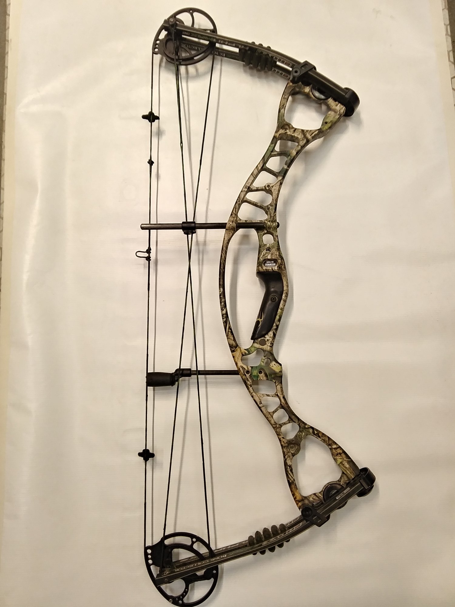 Image of Hoyt AlphaMax 32 Compound Bow RH 70lb  28'' Draw Length With XR3 Cam 