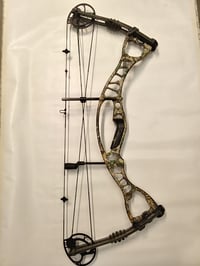 Image 2 of Hoyt AlphaMax 32 Compound Bow RH 70lb  28'' Draw Length With XR3 Cam 