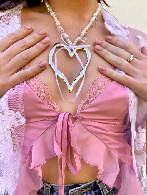 Image of Large Heart Pendant with ribbons, pearl