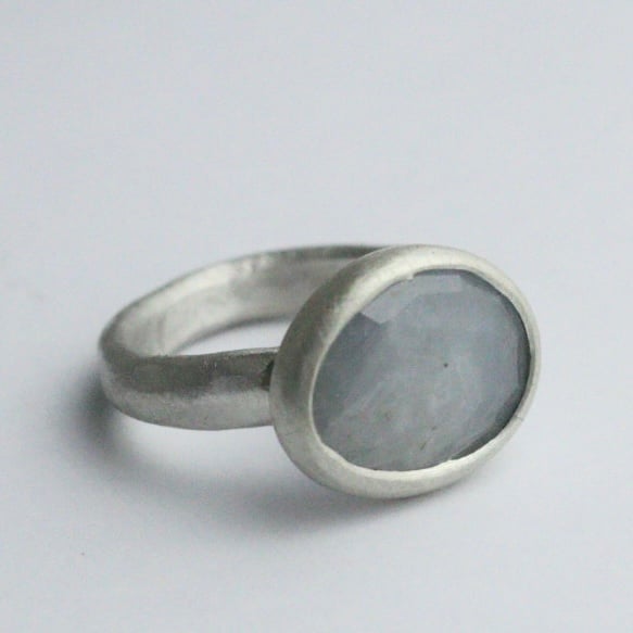 Image of Mid grey sapphire ring 2