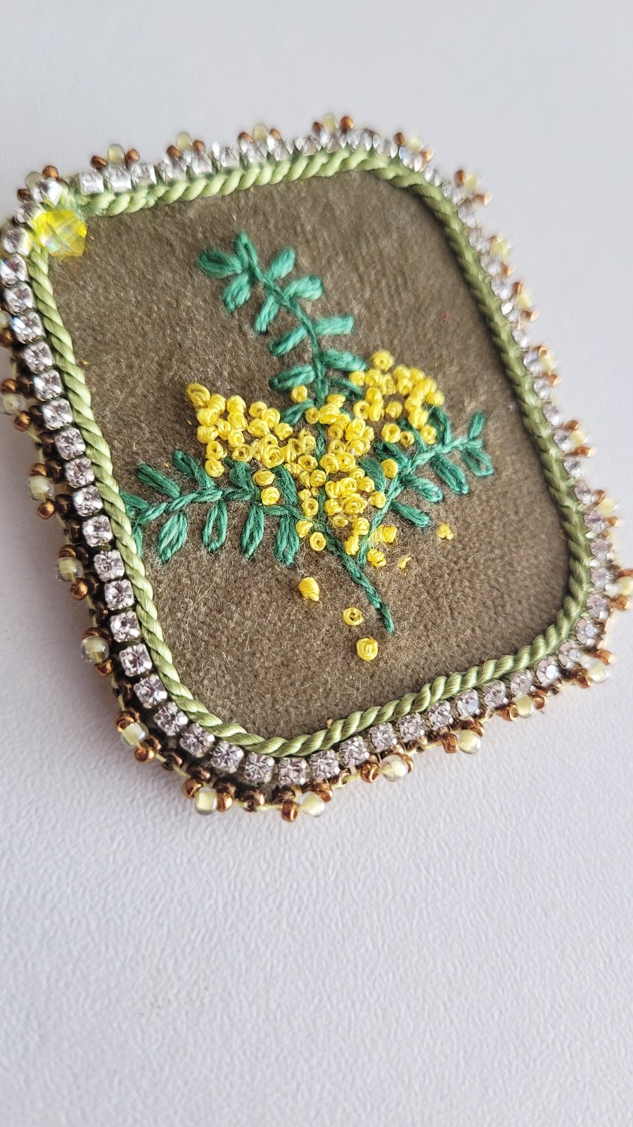 Image of Broche brodée LE MIMOSA