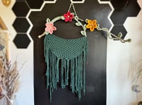 FLOWERS & VINES // Macrame
