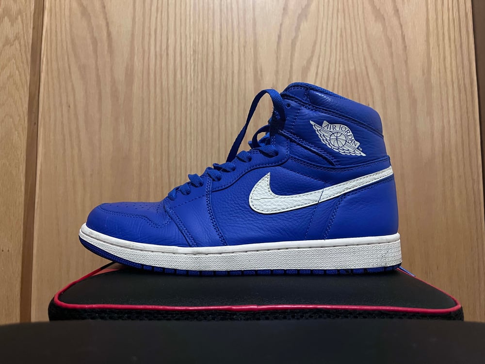 Jordan 1 Retro High Hyper Royal