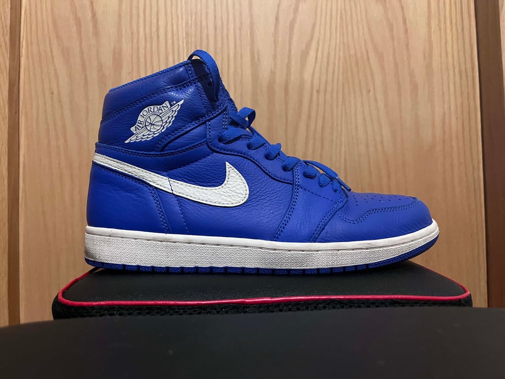 Jordan 1 Retro High Hyper Royal