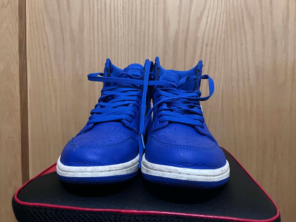 Jordan 1 Retro High Hyper Royal