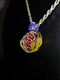 Image 5 of Uv mini rose pendant with sculpted leafs and pink slyme bale