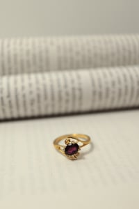Image 2 of Vintage Deep Red Gemstone Ring 