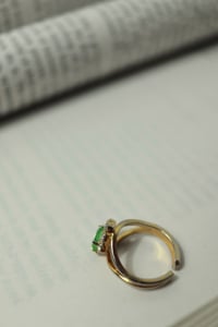 Image 3 of Vintage Green & Clear Gemstone Ring 