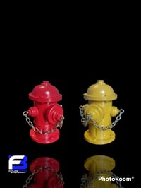 Image 1 of Miniature Fire Hydrant with chain for Fingerboarding or dioramas