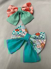 Image 3 of Strawberries / Groovy Flowers Bow Tie / Sailor Bow