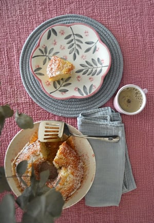 Image of Plato flor pintado a mano- gris y rosa. Antes 44.90€