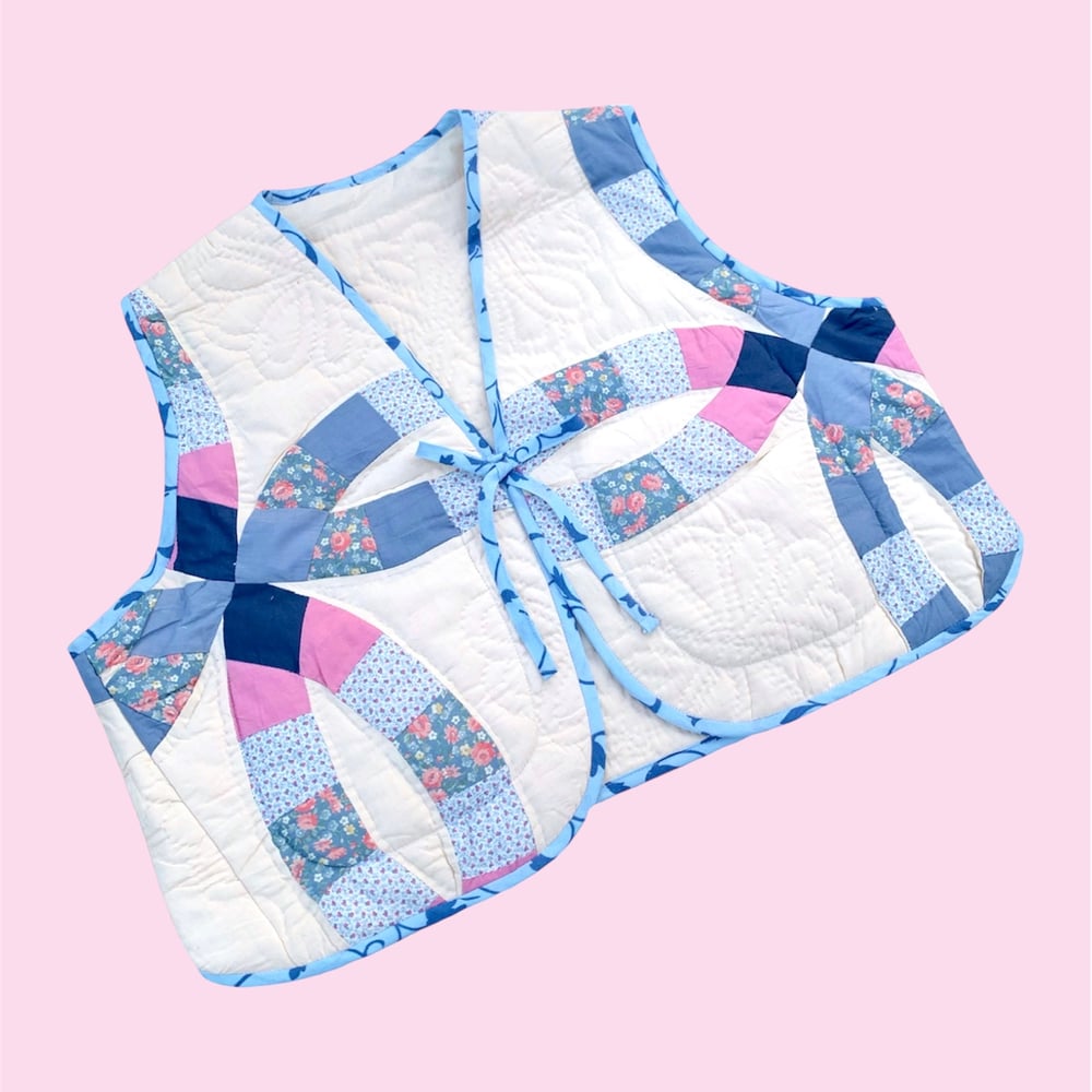 Image of Quilt Vest — Double Wedding Ring
