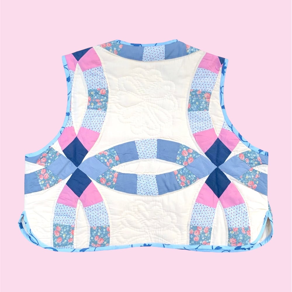 Image of Quilt Vest — Double Wedding Ring