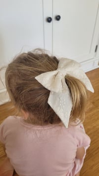 Image 4 of Small beige Posie bow // Posie Collection