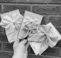 Scarlett bow 
