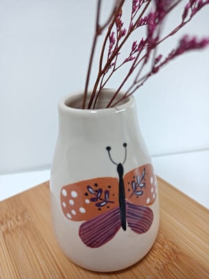Image of Petit vase papillon brun