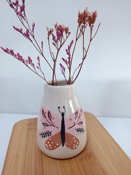 Image of Petit vase papillon rose 