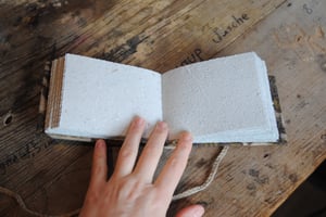 OYUUN — carnet reliure belge — papier artisanal  — couverture en tissu blockprint