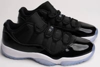 AJ 11 Low "Space Jam"