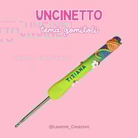 Image 1 of Uncinetto con gomitolo