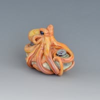 Image 4 of LG. Streaky Little Pale Coral Orange Octopus - Flameworked Glass Sculpture Bead