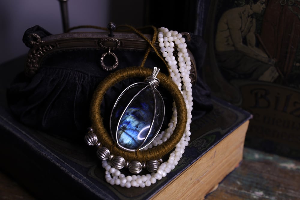 Image of Golden linen blue labradorite necklace