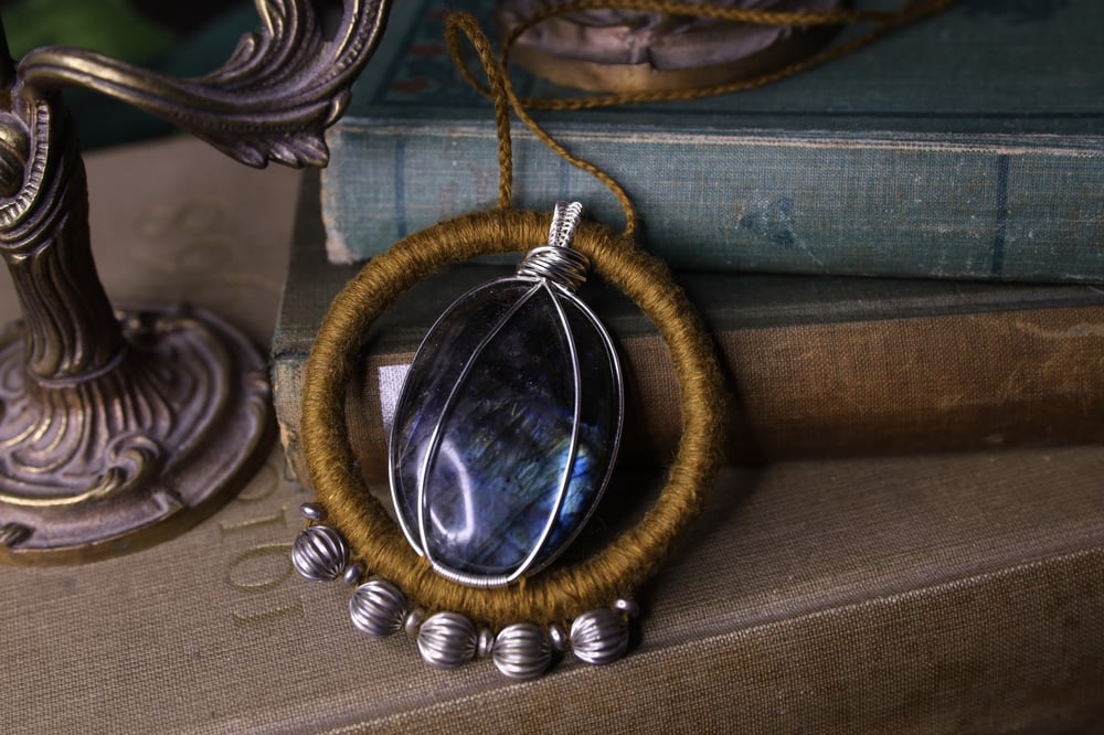 Image of Golden linen blue labradorite necklace