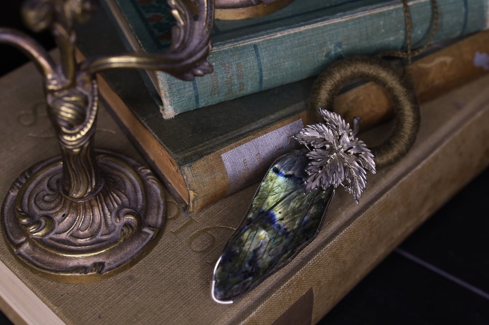 Image of Green linen half polished labradorite necklace