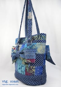 Image 1 of Take A Bow 2 Shoulder Bag