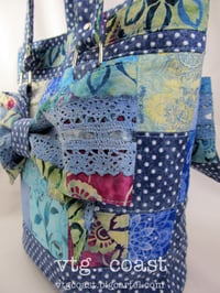 Image 2 of Take A Bow 2 Shoulder Bag