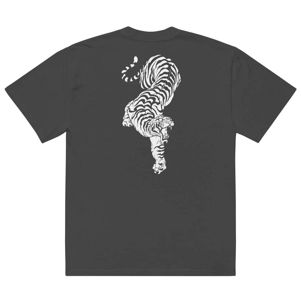 Image of INVCBL METAL OVERSIZED TIGER TEE