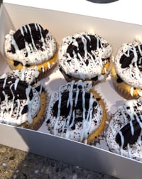 Image 2 of Cupcakes (Dozen)