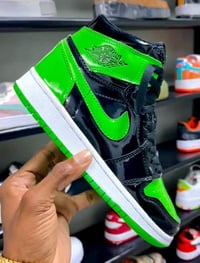 Image 3 of AJ Mid Patent color way 